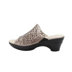 DROMEDARIS Sample Sale - Group D - Mid Heel